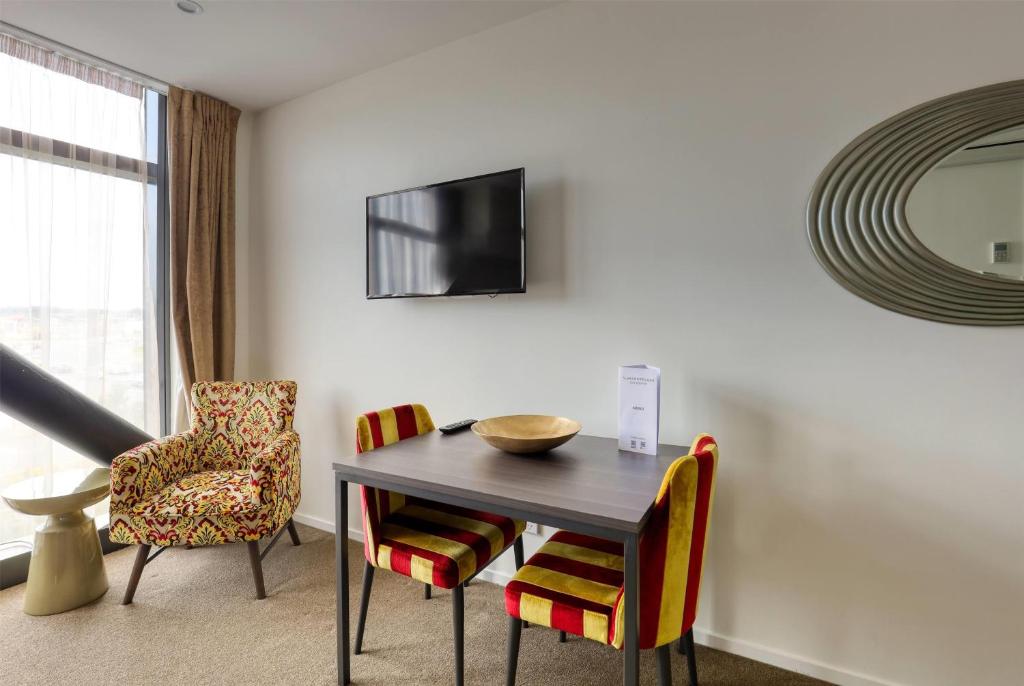 Ramada Suites by Wyndham Auckland Manukau Pacfic Centre - Resim 11