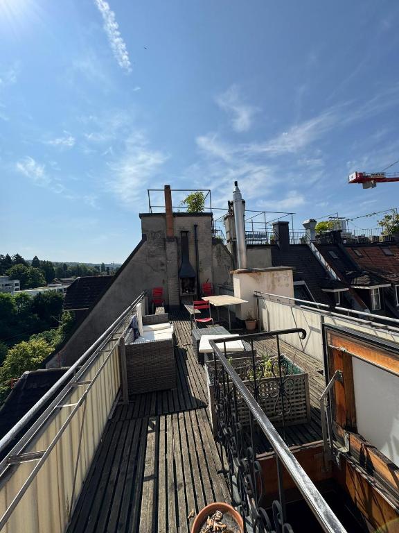 Rustic lakeside gem with rooftop looking to Zurich see - Resim 2