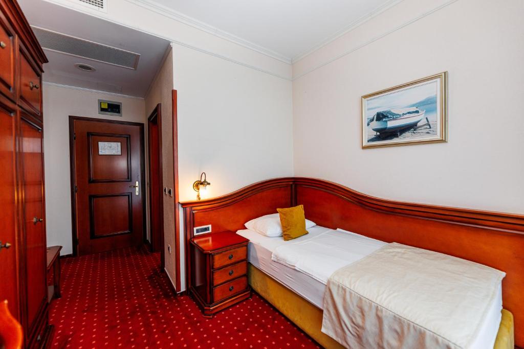 
Single Room with Balcony and Sea View
