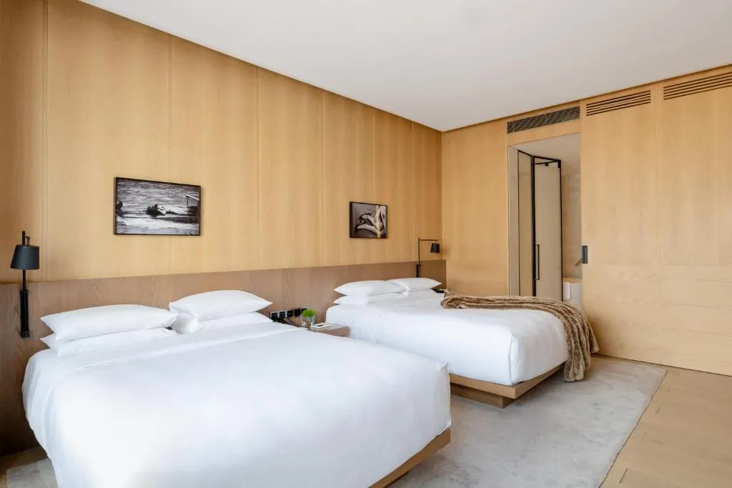 Pearl Tower View Queen Beds Room
