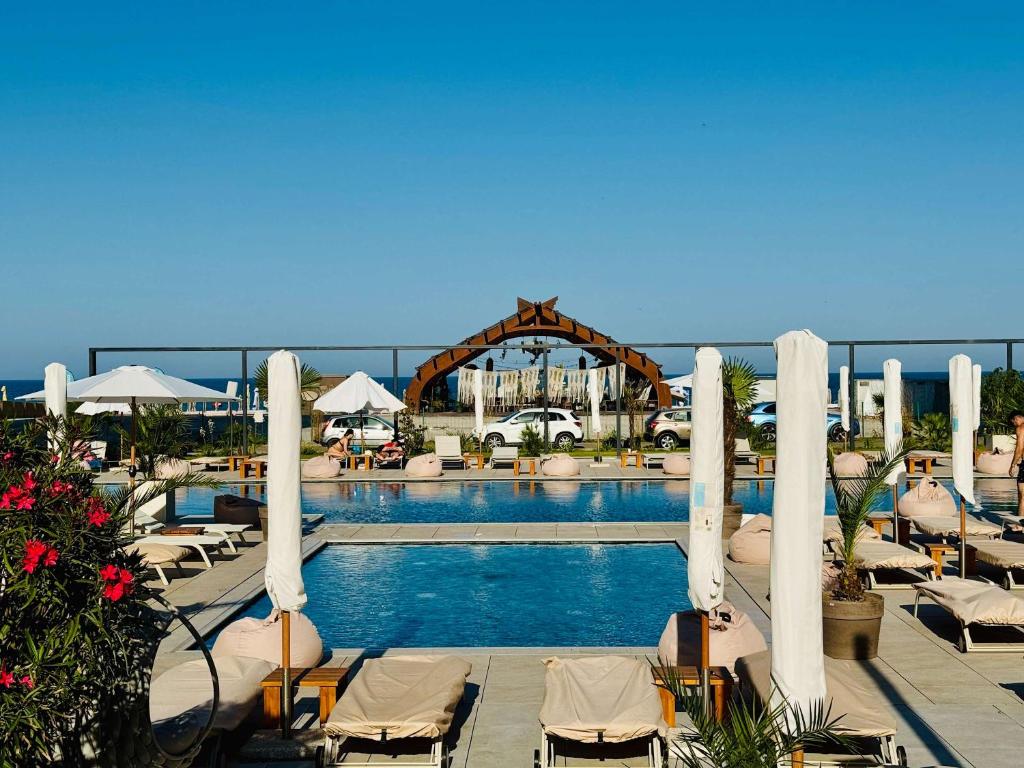 Bazén v ubytování Hubix Suites - Casa del Mar C2 2 nebo v jeho okolí