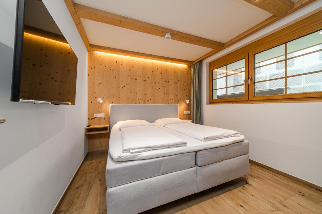 SCHWARZENBACH - Apartments & Rooftop Pool - 8