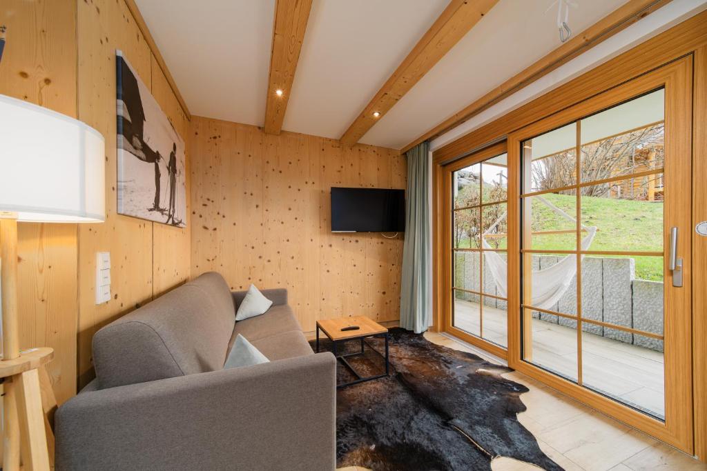 SCHWARZENBACH - Apartments & Rooftop Pool - 10