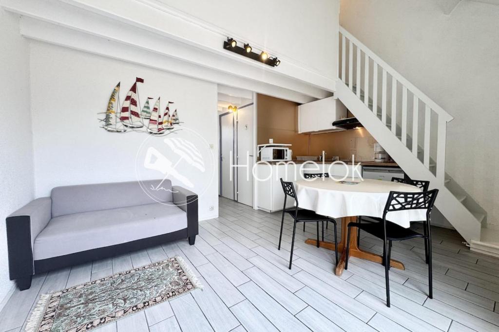 Posezení v ubytování Détente en famille Maison 2ch & pisicine