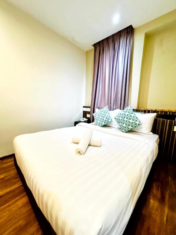 Kino Hotel - Deluxe Queen Room