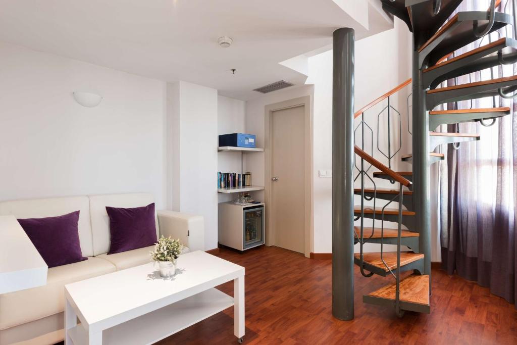 NH Valencia Las Artes - Resim 3