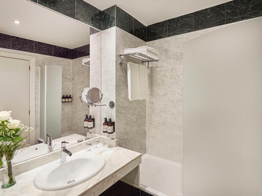 NH Valencia Las Artes - Resim 24