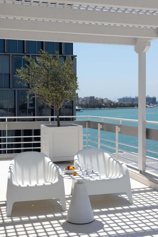 Port Tower Piraeus - Resim 13