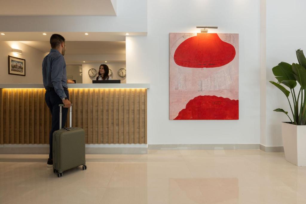 Port Tower Piraeus - Resim 7