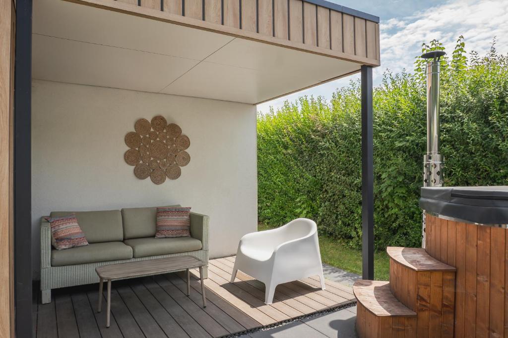 Üldine mäevaade või majutusasutusest Vrolijk chalet met hottub & omheinde tuin VP094 pildistatud vaade