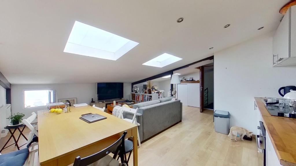 Телевизор и/или развлекательный центр в Maison - La Bourdine