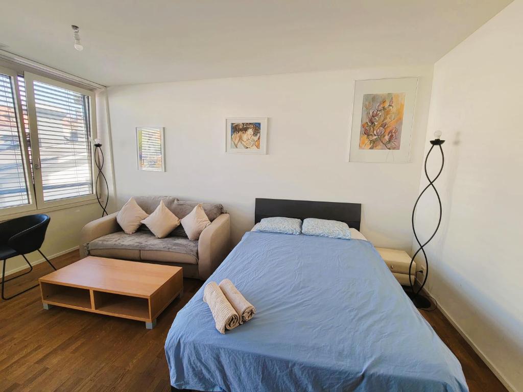 Stylish Zurich Apartment with Balcony Self Check-In A Hoh - Resim 23