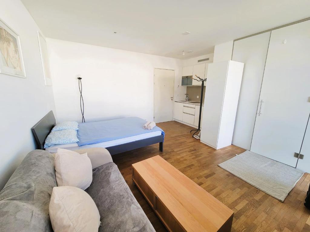 Stylish Zurich Apartment with Balcony Self Check-In A Hoh - Resim 15