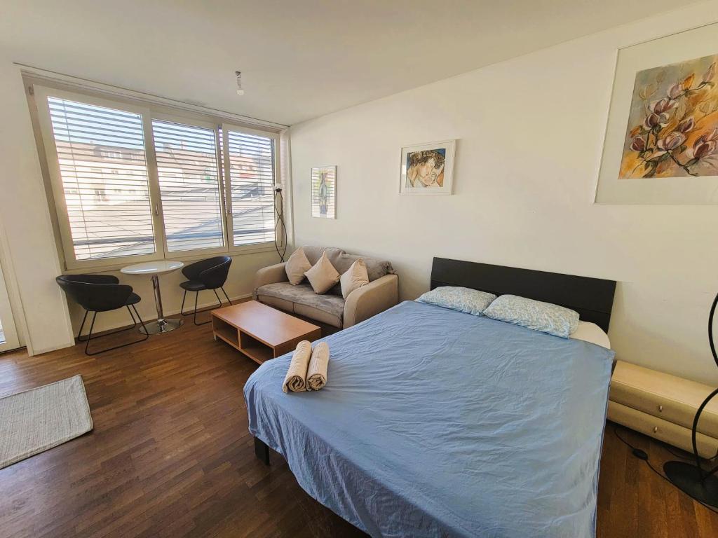 Stylish Zurich Apartment with Balcony Self Check-In A Hoh - Resim 12