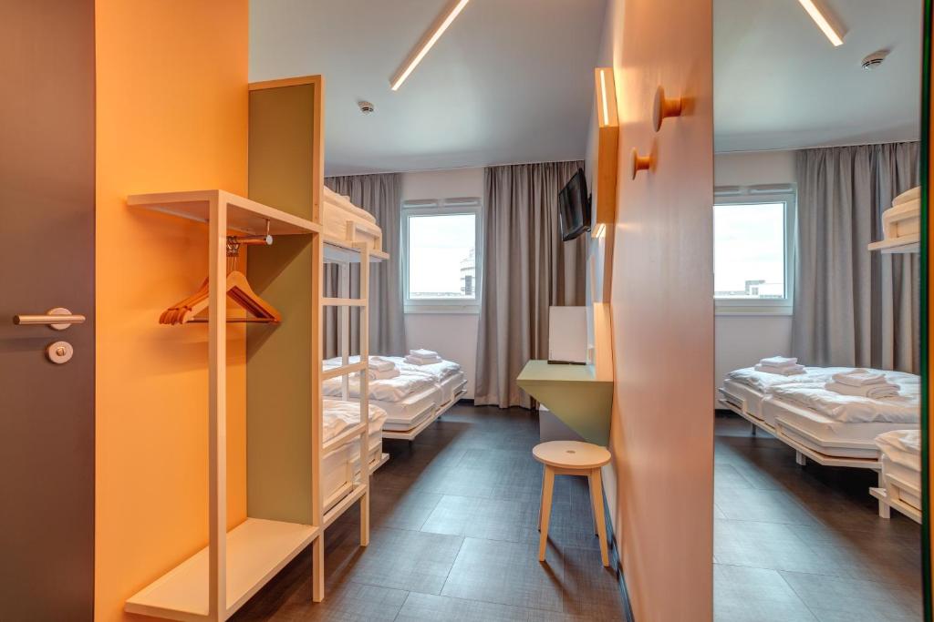 MEININGER Hotel Heidelberg Hauptbahnhof - Bed In 4-Bed Mixed Dormitory Room (Adults Only)
