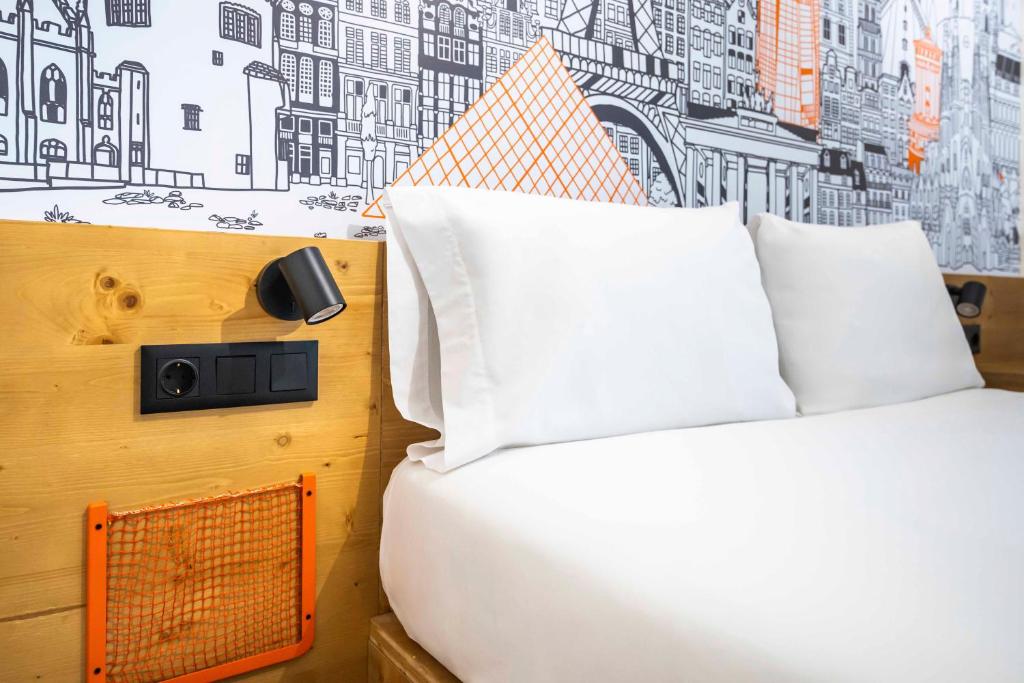 easyHotel Barcelona La Sagrera - Resim 14