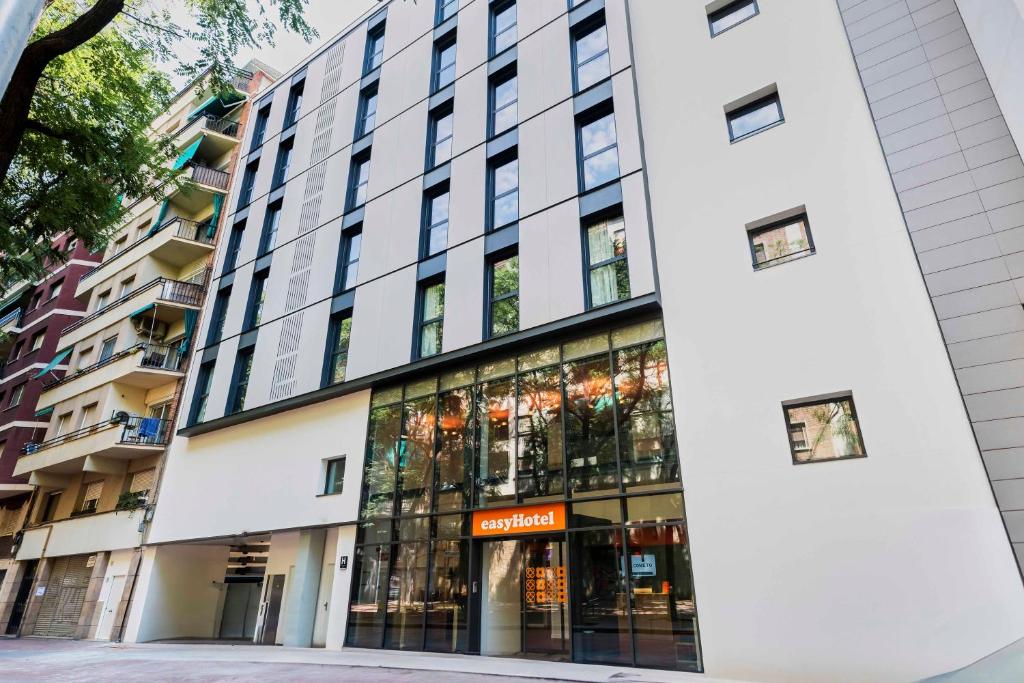 easyHotel Barcelona La Sagrera - Resim 10