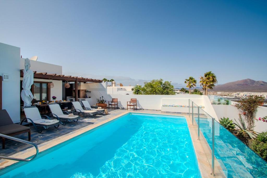 Casa Serena Panoramic Views, AC and Pool