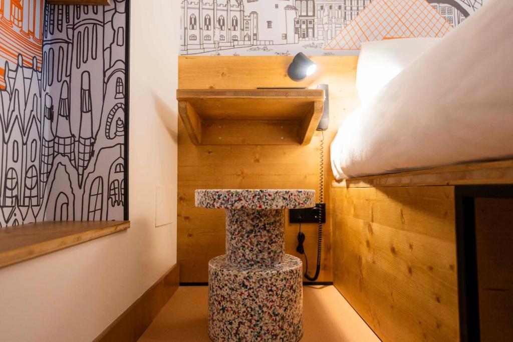 easyHotel Barcelona La Sagrera - Resim 21