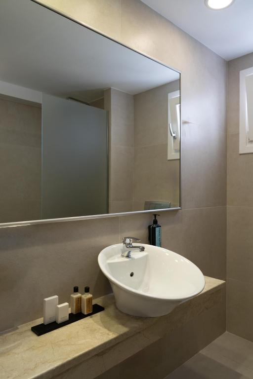 Aressana Spa Hotel & Suites - Small Luxury Hotels of the World - 11