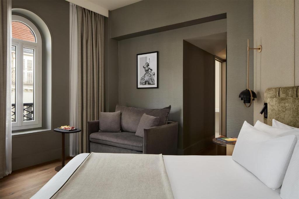 NH Collection Paris Ponthieu Champs-Élysées - Resim 8