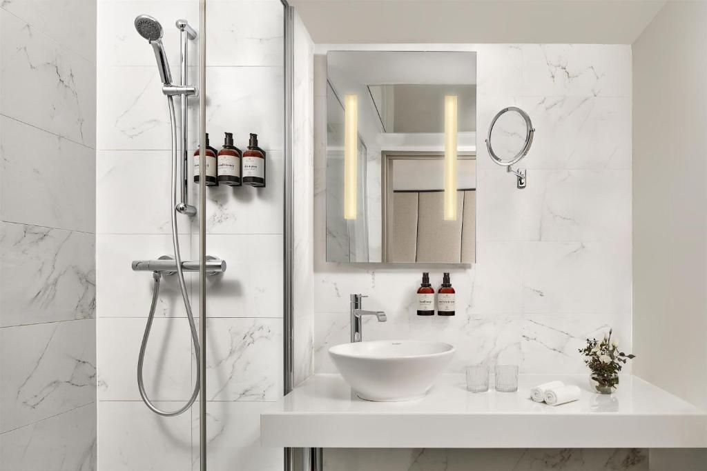 NH Collection Paris Ponthieu Champs-Élysées - Resim 29