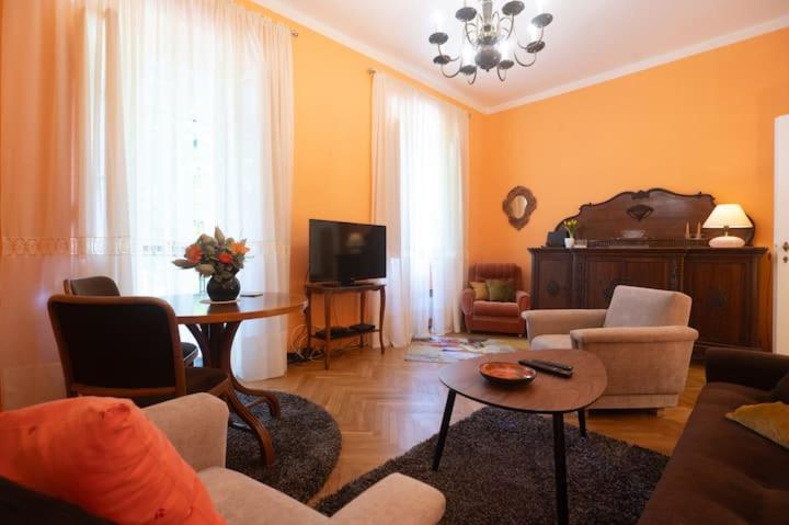 Μια τηλεόραση ή/και κέντρο ψυχαγωγίας στο Nediljica