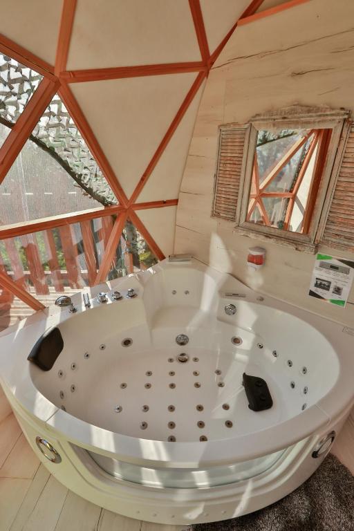 Logements insolites du Domaine de la Tuilière - Standard Suite