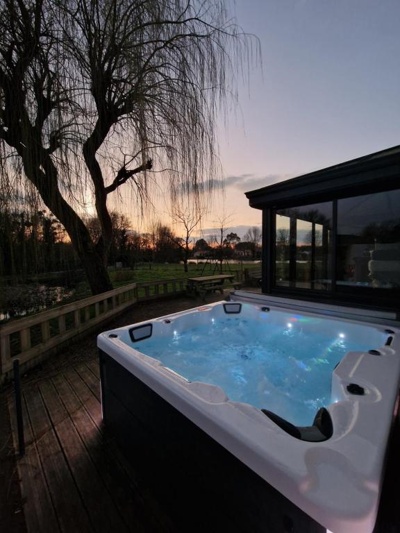 Billede fra billedgalleriet på Grand Gîte Le Saule en Scie - 3 étoiles - Spa chauffé, 12 à 14 pers, jardin clos, 30 mn PuyduFou i Nueil-sous-les-Aubiers