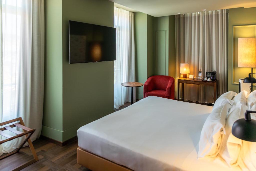 Lisboa Carmo Hotel - 6