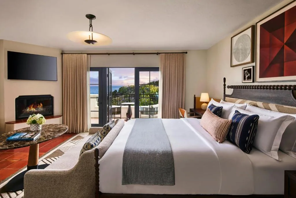King Room with Balcony and Partial Ocean View