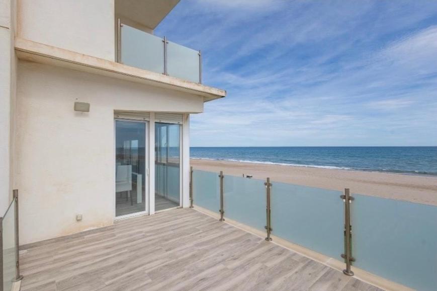 Γενική θέα στη θάλασσα ή θέα στη θάλασσα από  αυτή η βίλα