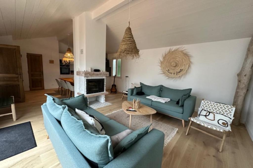 Photo de la galerie de l'établissement House with terrace near the sea, à Saint-Clément-des-Baleines