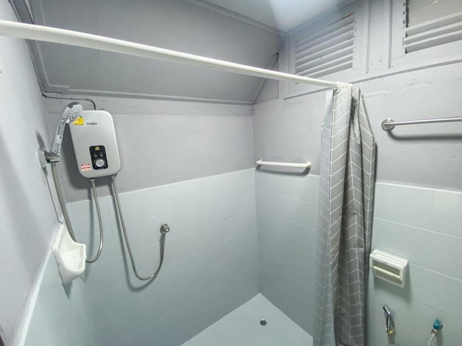 Butterfly Resort Hostel, Pai - 8