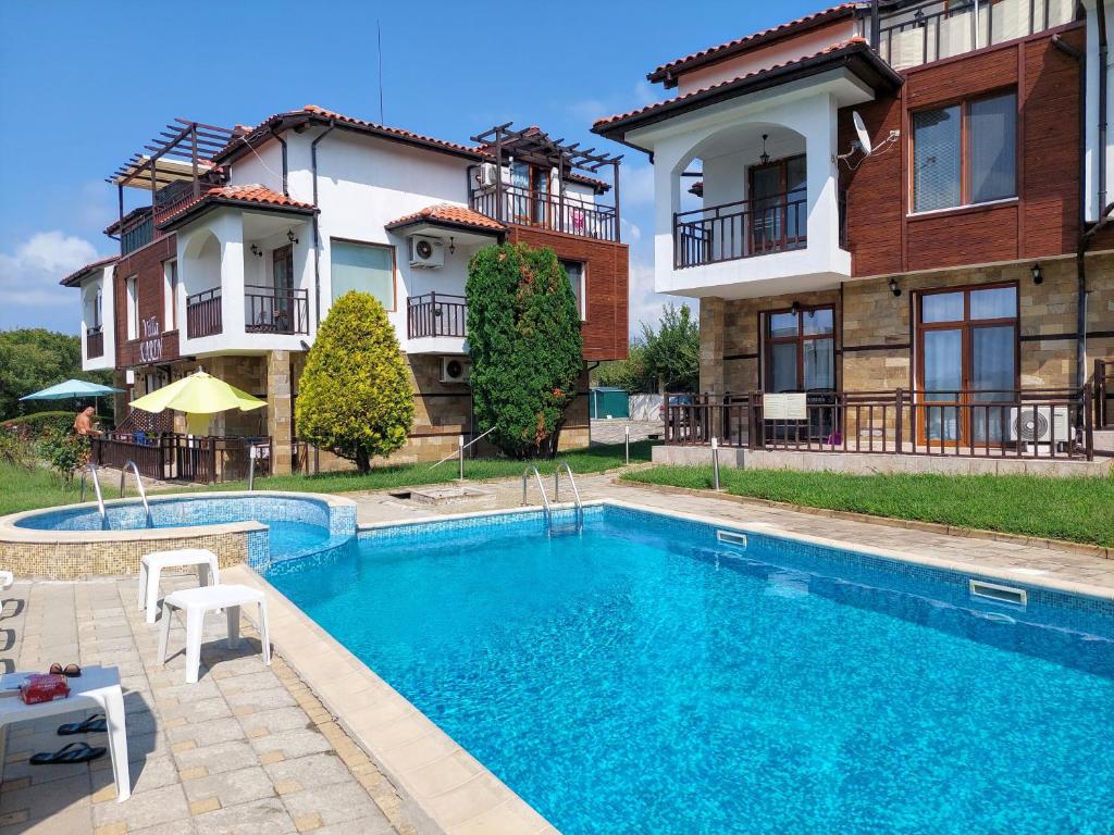 Πισίνα στο ή κοντά στο Sun and Sea apartment