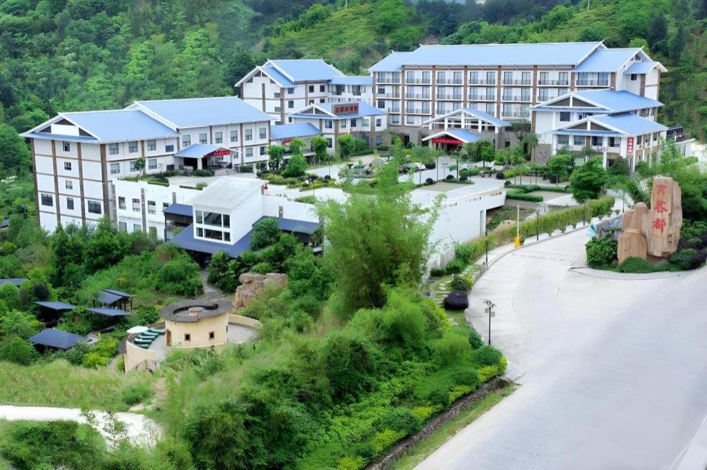 Longyan Cold Spring Longyan Capital International Hot Spring Resort, Bajia (updated prices ...