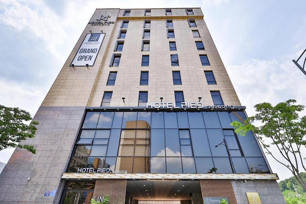 Bangunan di mana terletaknya hotel