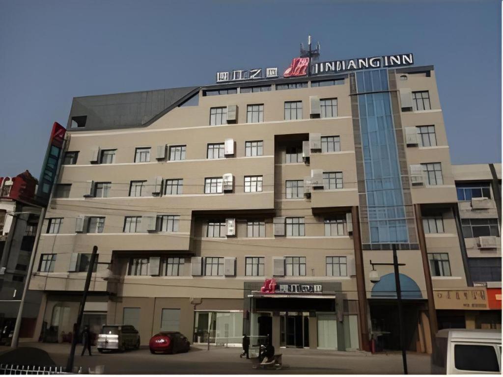 Το κτήριο όπου στεγάζεται  το ξενοδοχείο