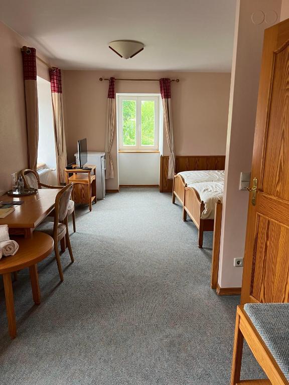 Hotel Restaurant Lavelle - Double Room With Shower