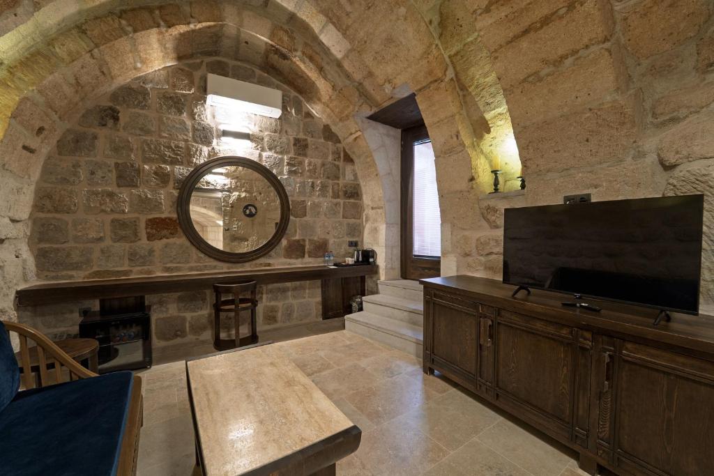 Luvi Cave Hotel - 12