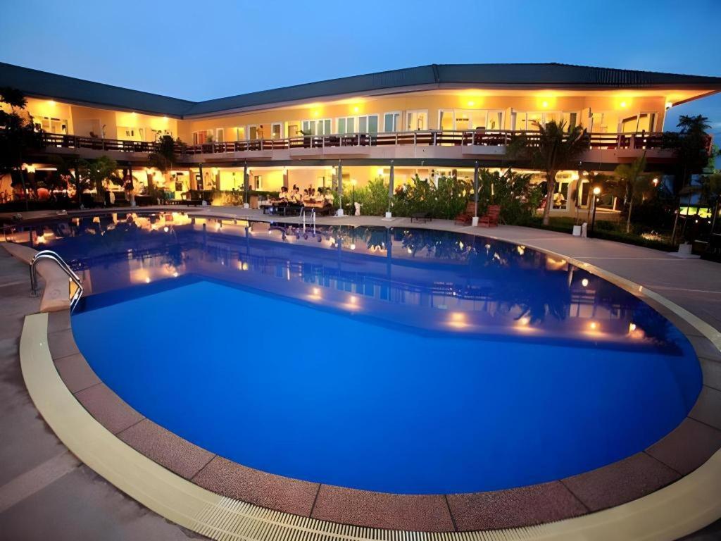 Bazén v ubytování Bacchus Home Resort nebo v jeho okolí