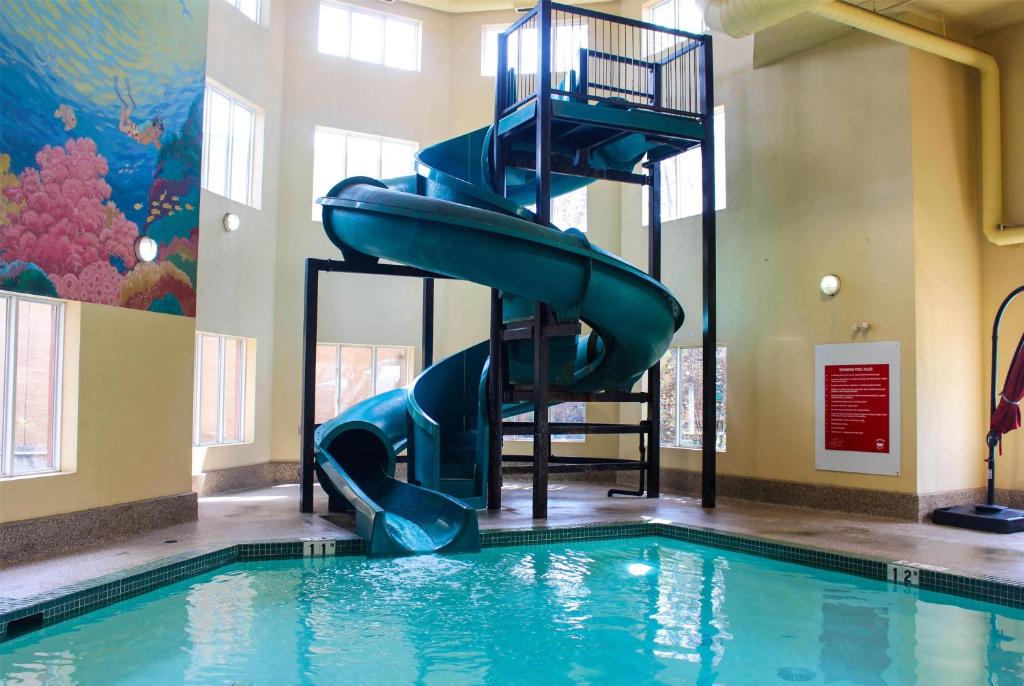 Super 8 by Wyndham Edmonton South - Resim 9