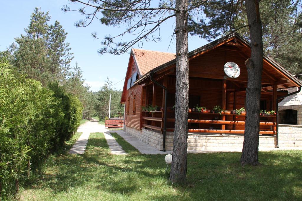 Alexandar Holiday Apartments and Cottage - Two-Bedroom Cottage With Terrace
