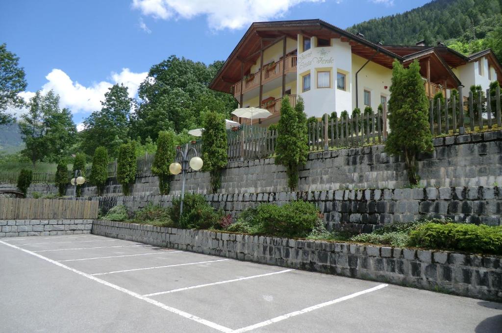 Nespecifikovaný výhled na hory nebo výhled na hory při pohledu z hotelu