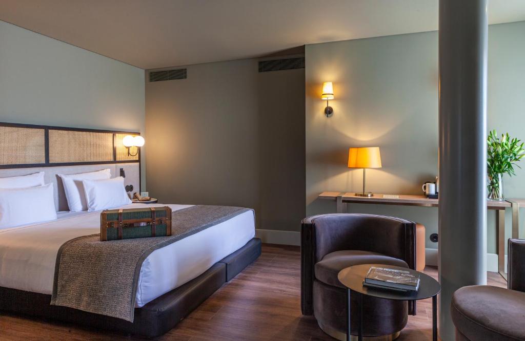 
King Suite with Balcony
