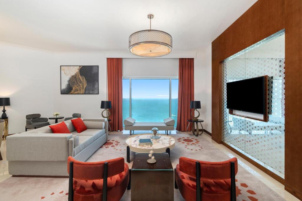 
One-Bedroom Family Suite
