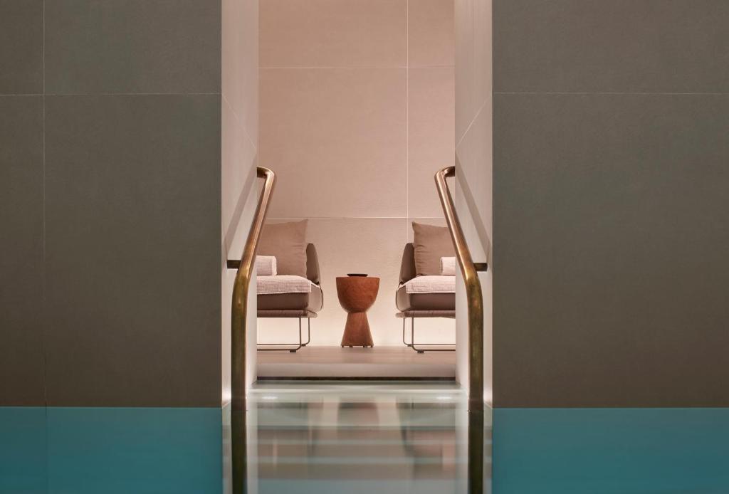 Four Seasons Hotel Milano - Resim 15