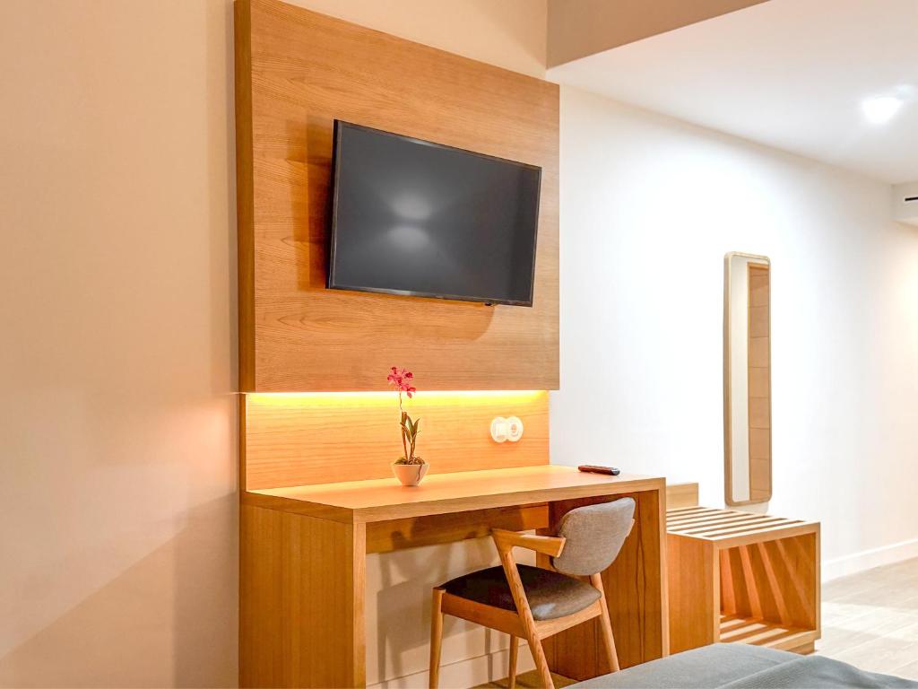 
Junior Suite with Sea View (Single Occupancy)
