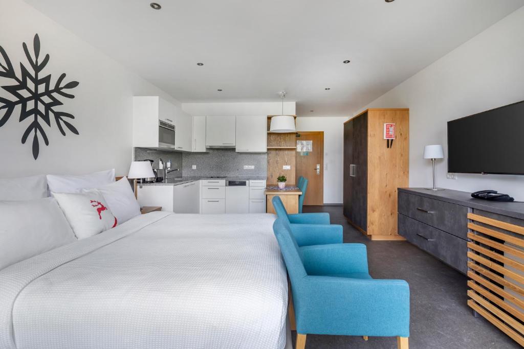 Alpine Club Resort - 3