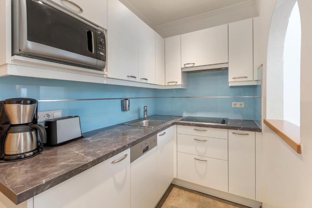 Alpine Club Resort - 11